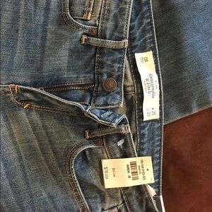 Abercrombie NWT jeans mid rise skinny boot